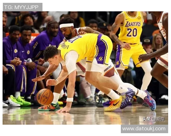 2014年骑士与湖人对决回顾球场上的传奇对抗与精彩瞬间