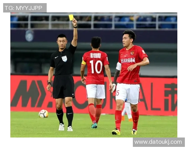 28轮泰达迎战恒大争夺关键三分全力以赴展现球队实力与斗志 28轮泰达迎战恒大争夺关键三分全力以赴展现球队实力与斗志