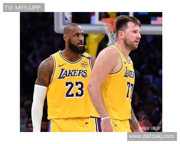 98湖人对决公牛的经典之战回顾与赛季影响分析